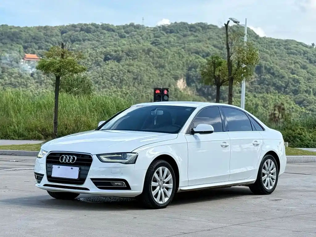 Audi A4L 2014