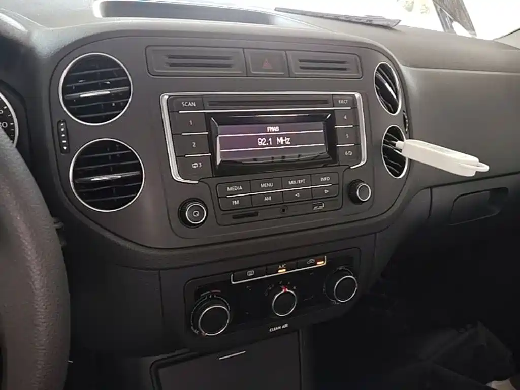 Volkswagen Tiguan 2017 — фото 13