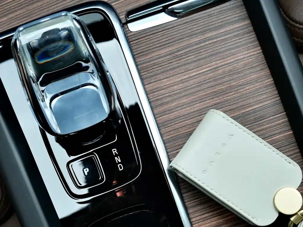 Volvo XC60 2022 — фото 11