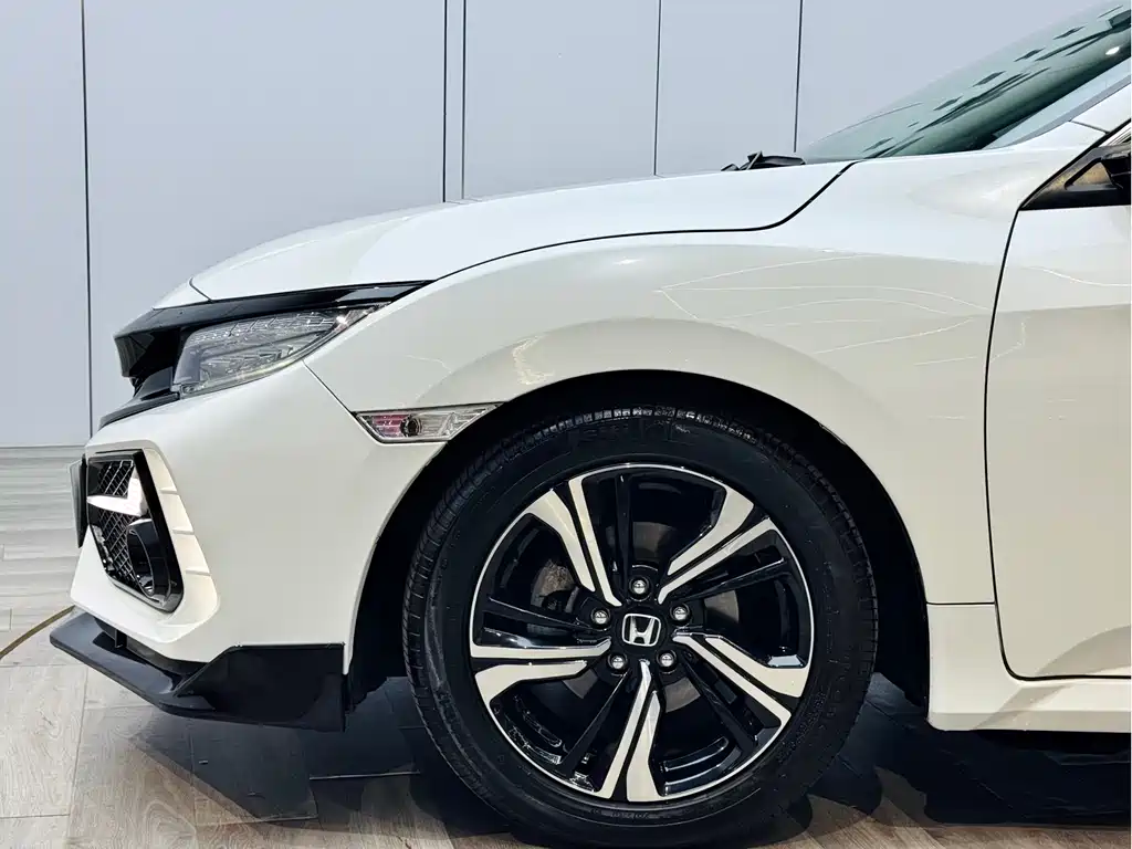 Honda Civic 2018 — фото 17