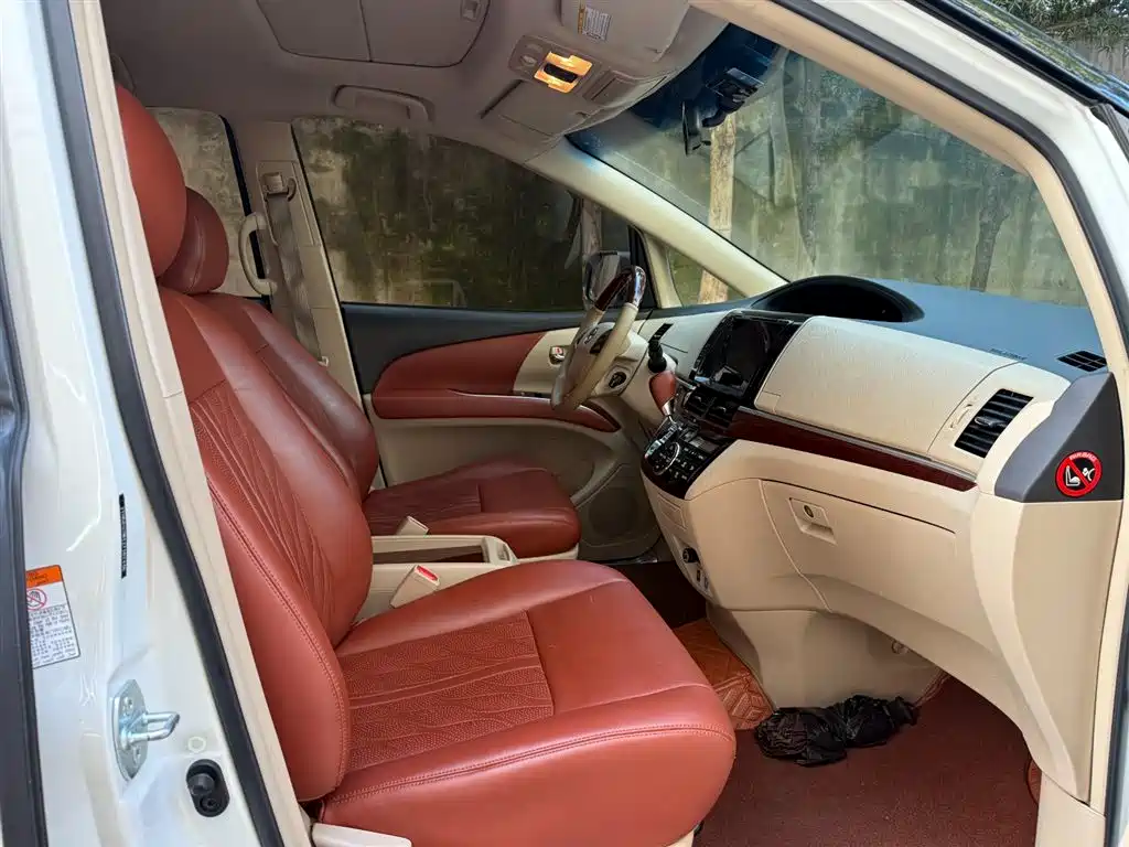 Toyota Previa 2019 — фото 10