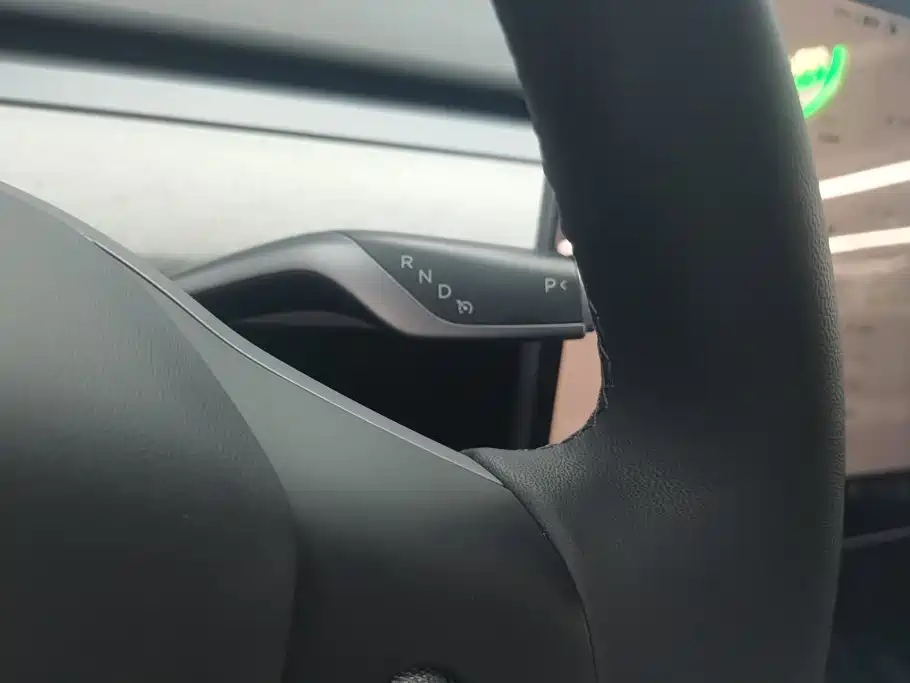 Tesla Model Y 2024 — фото 16