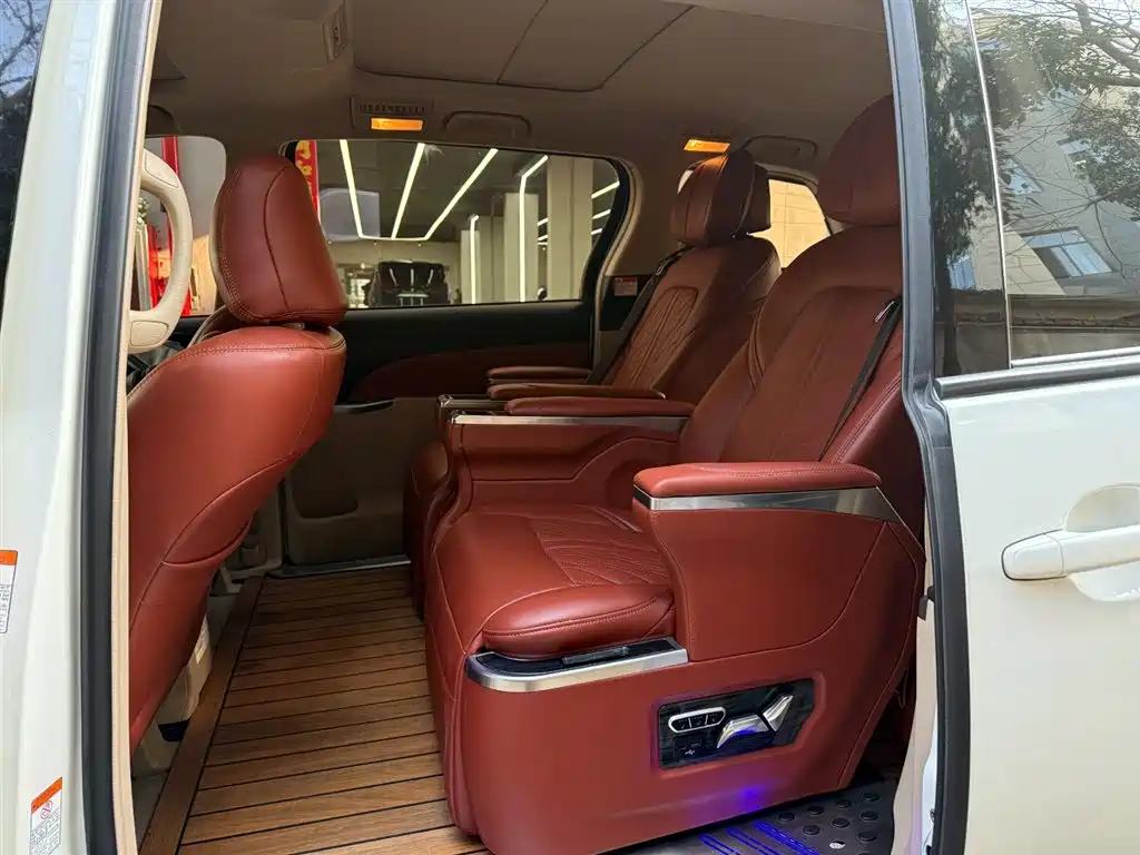 Toyota Previa 2019 — фото 5