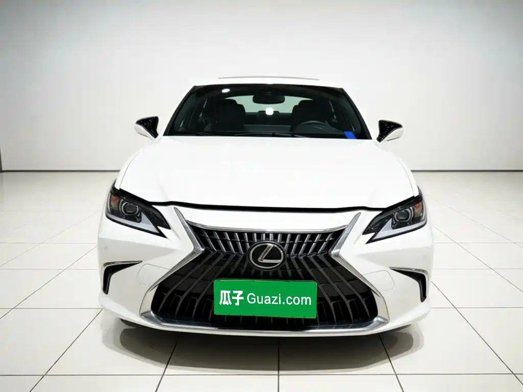 Lexus ES 2023 — фото 2