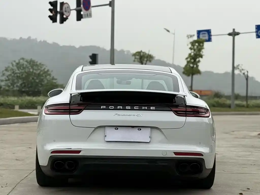 Porsche Panamera 2019 — фото 6