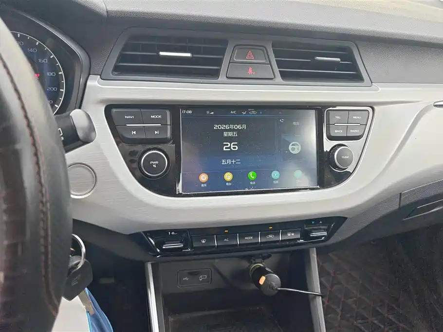 Geely Vision X3 2020 — фото 13