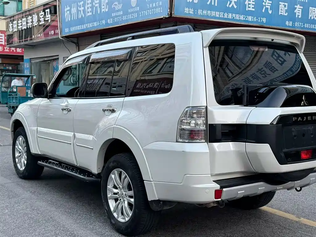 Mitsubishi Pajero 2019 — фото 4