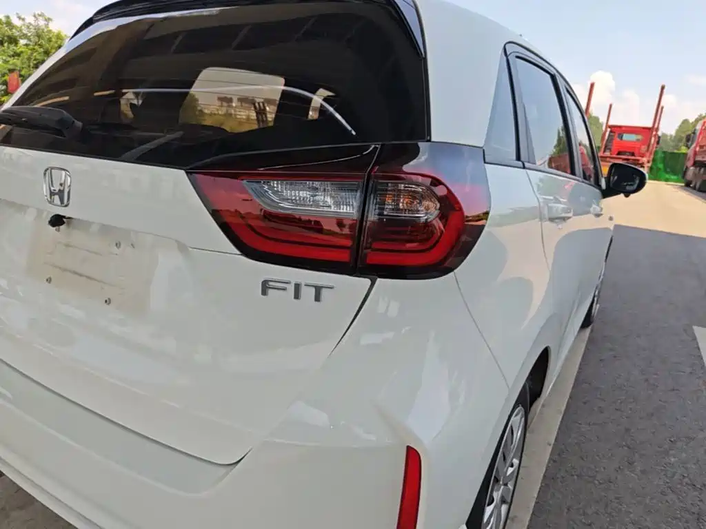 Honda Fit 2023 — фото 8