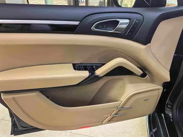 Porsche Cayenne 2014