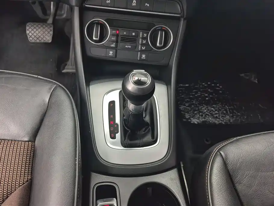Audi Q3 2017 — фото 16