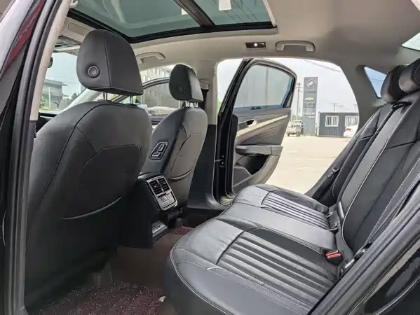 Volkswagen Passat 2023