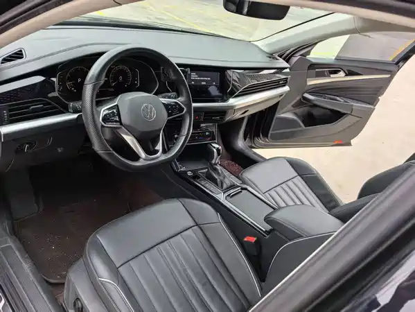 Volkswagen Passat 2023