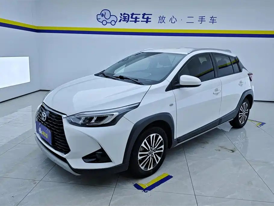 Toyota Yaris L 2021 — фото 1