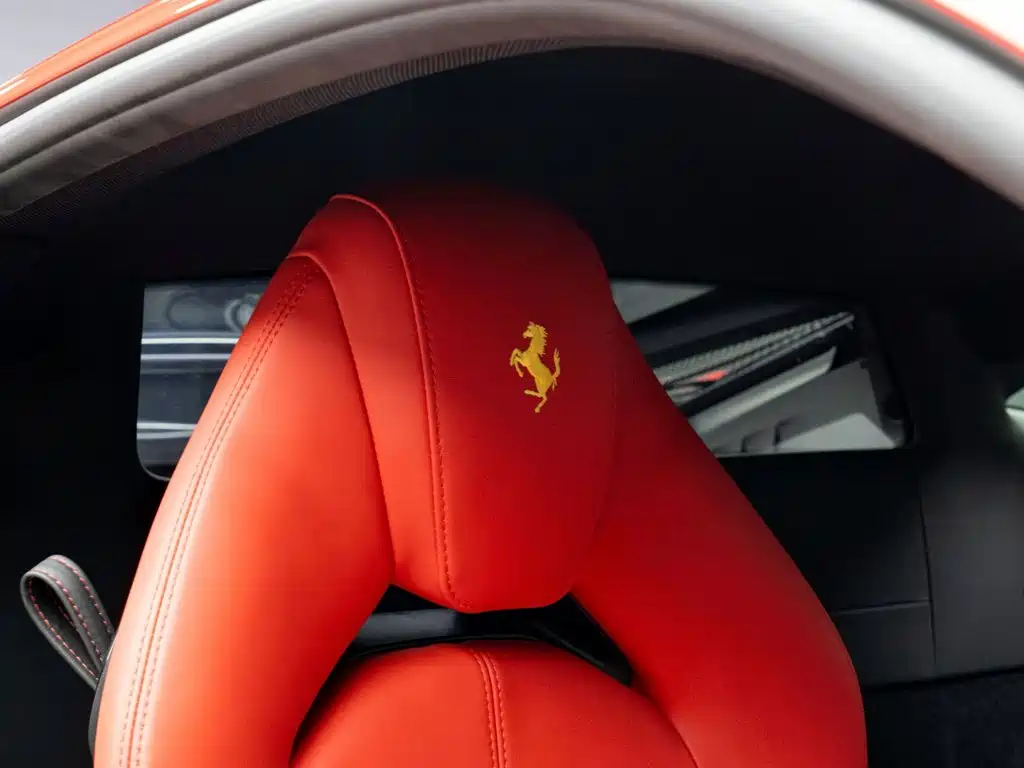 Ferrari F8 2023 — фото 15