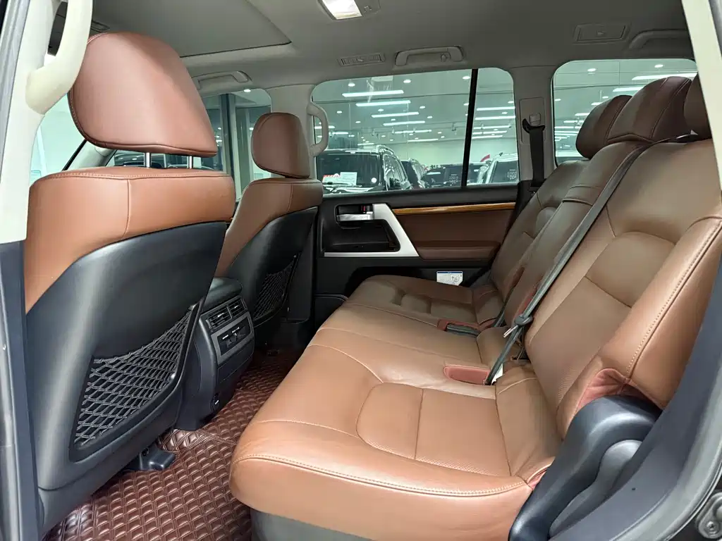 Toyota Land Cruiser 2018 — фото 14