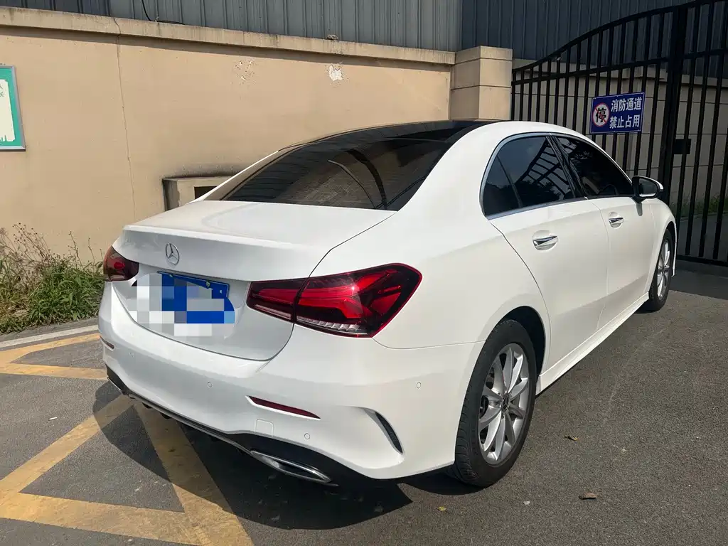 Mercedes-Benz A-Class 2020 — фото 4
