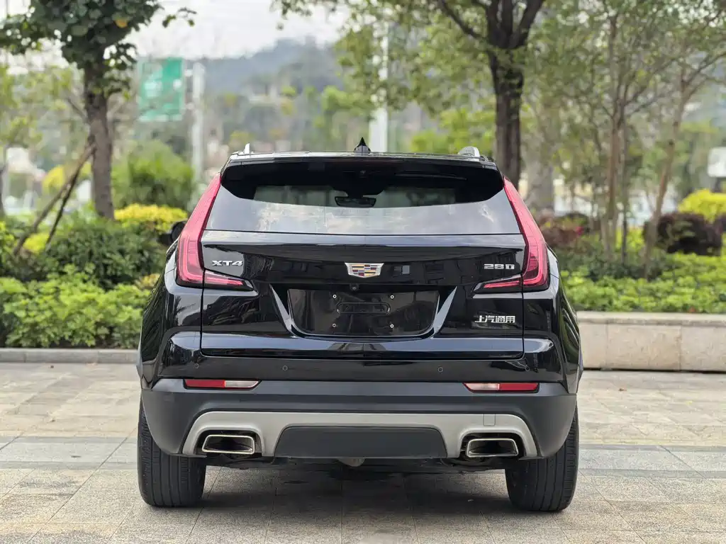 Cadillac XT4 2020 — фото 11
