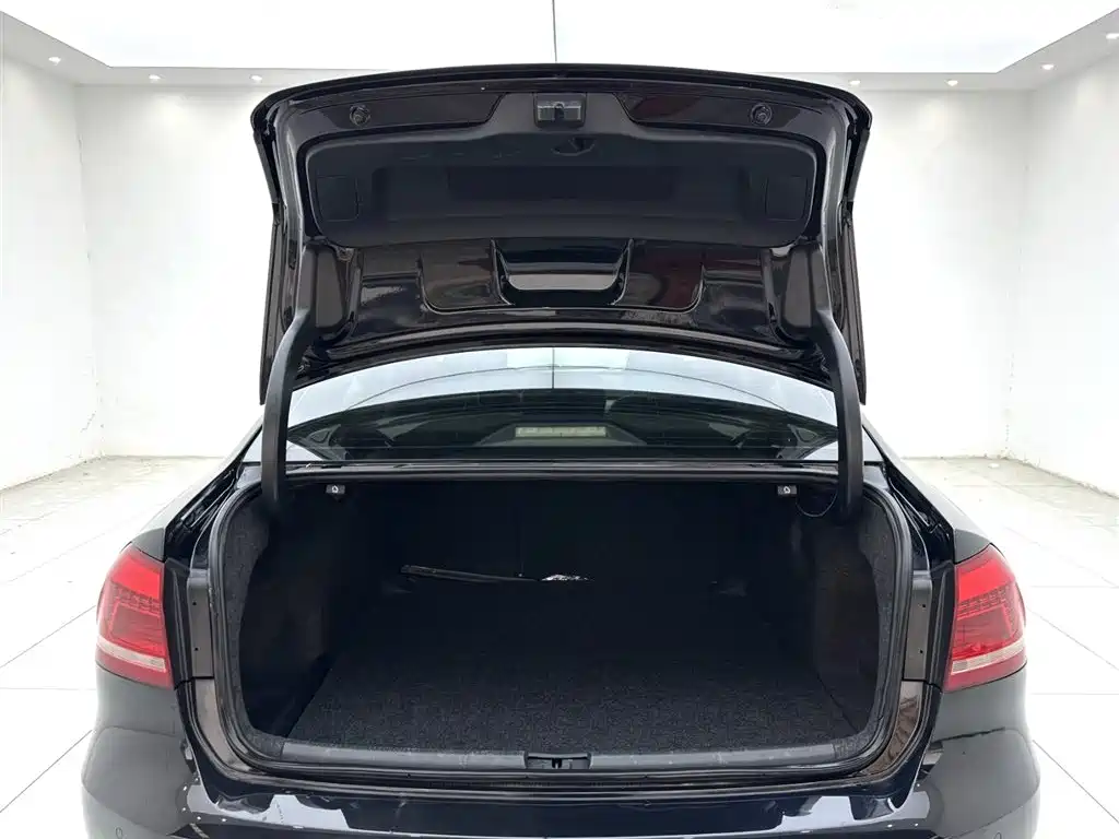 Volkswagen Passat 2015 — фото 24