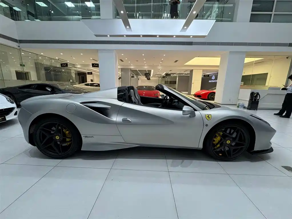 Ferrari F8 2023 — фото 2