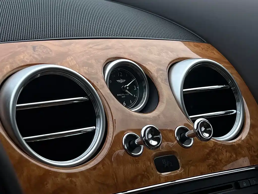Bentley Flying Spur 2018 — фото 15