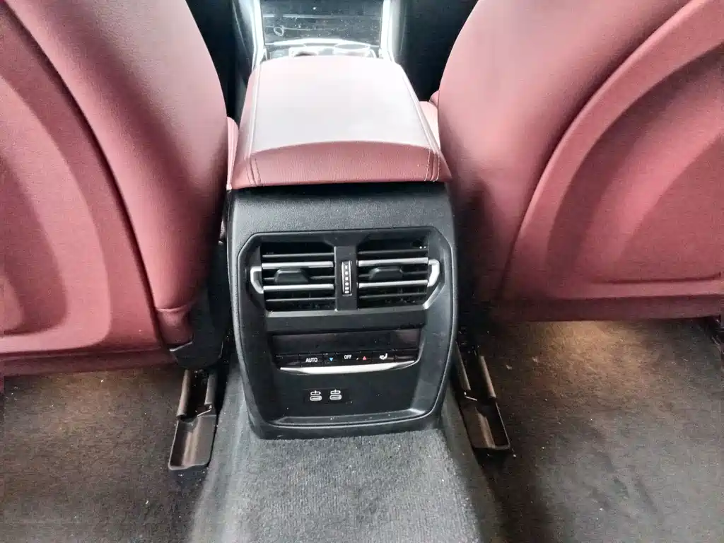 BMW i3 2024 — фото 13