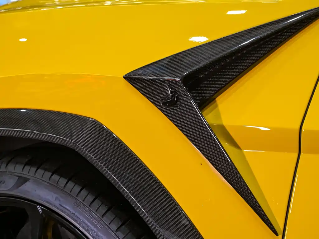 Lamborghini Urus 2023 — фото 23