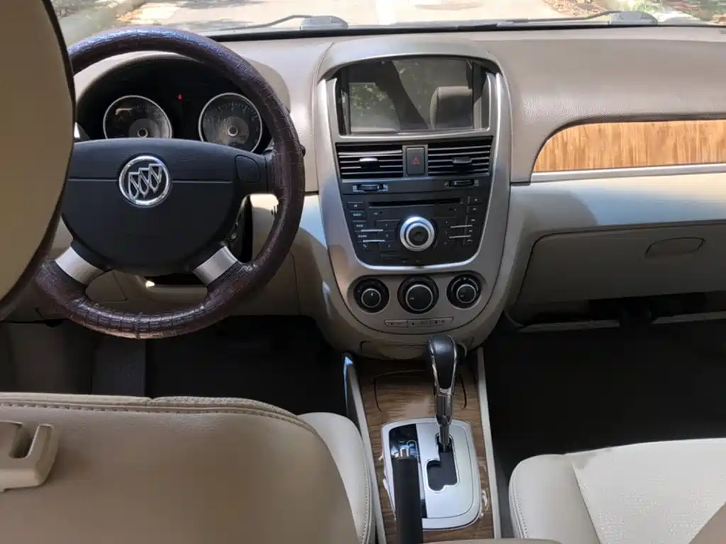 Buick Excelle 2016 — фото 14