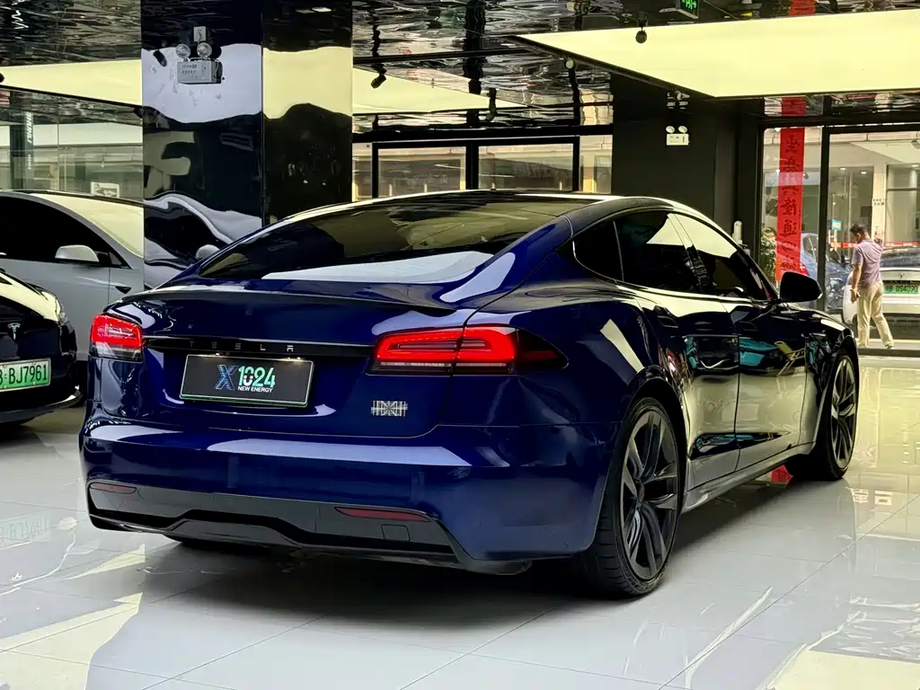 Tesla Model S 2023 — фото 12