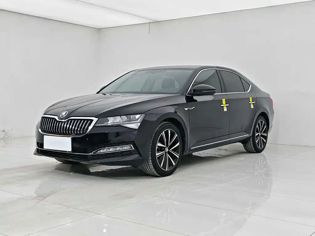 Skoda Superb 2024 — фото 1