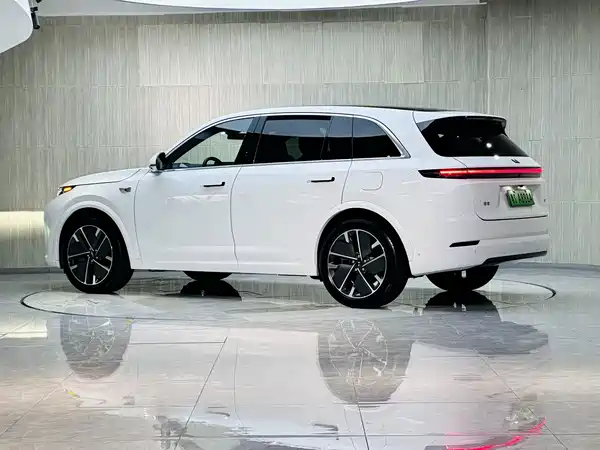 Li Auto L7 2025