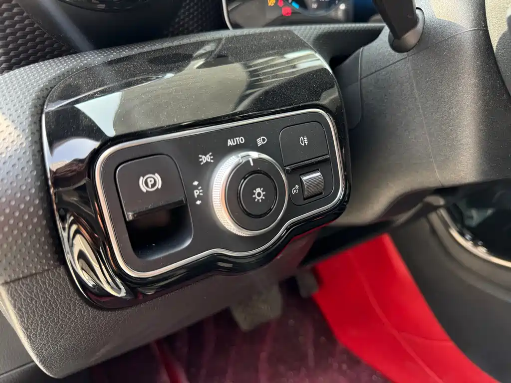 Mercedes-Benz A-Class 2019 — фото 10