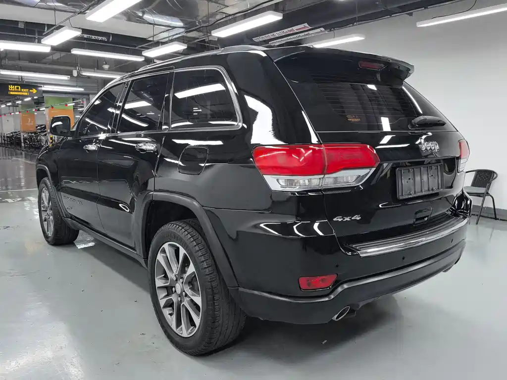 Jeep Grand Cherokee 2019 — фото 14