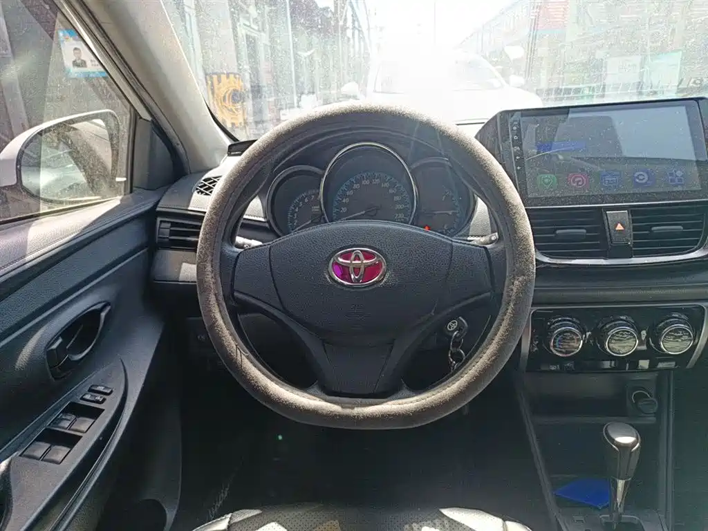 Toyota Yaris L 2018 — фото 3