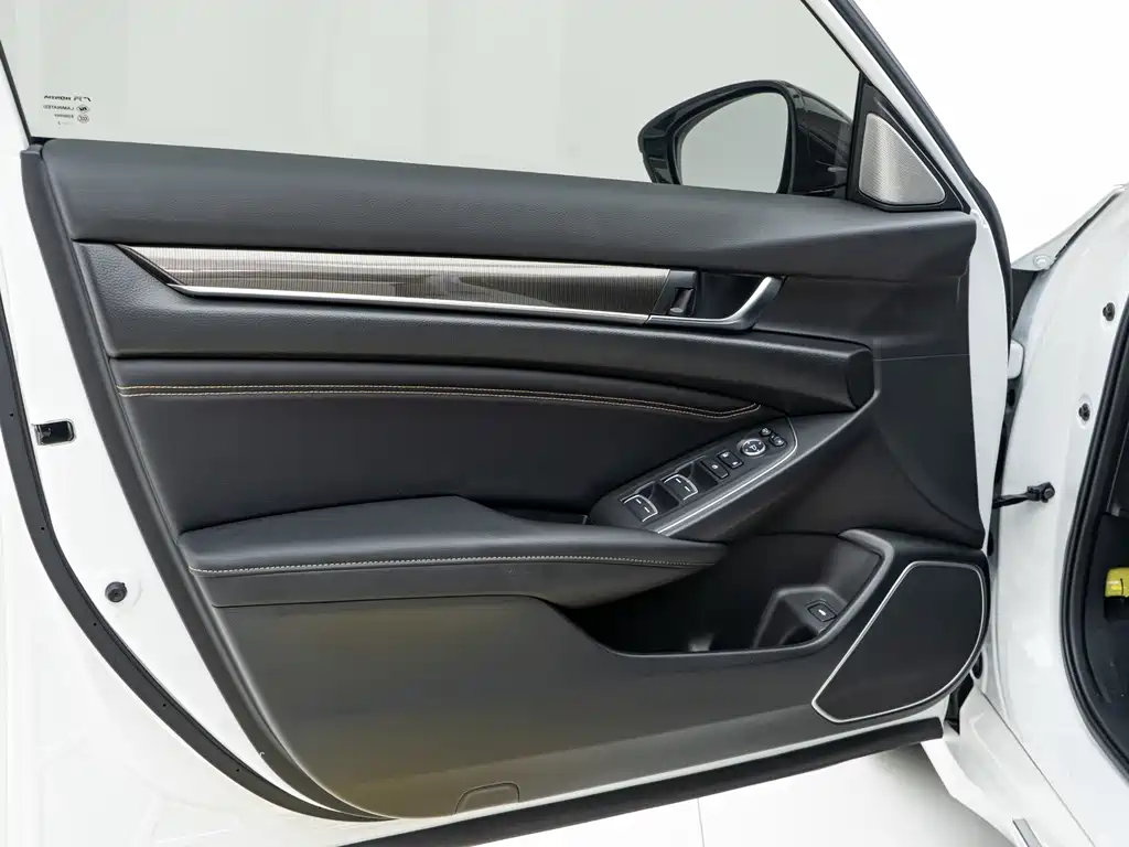 Honda Accord 2023 — фото 16