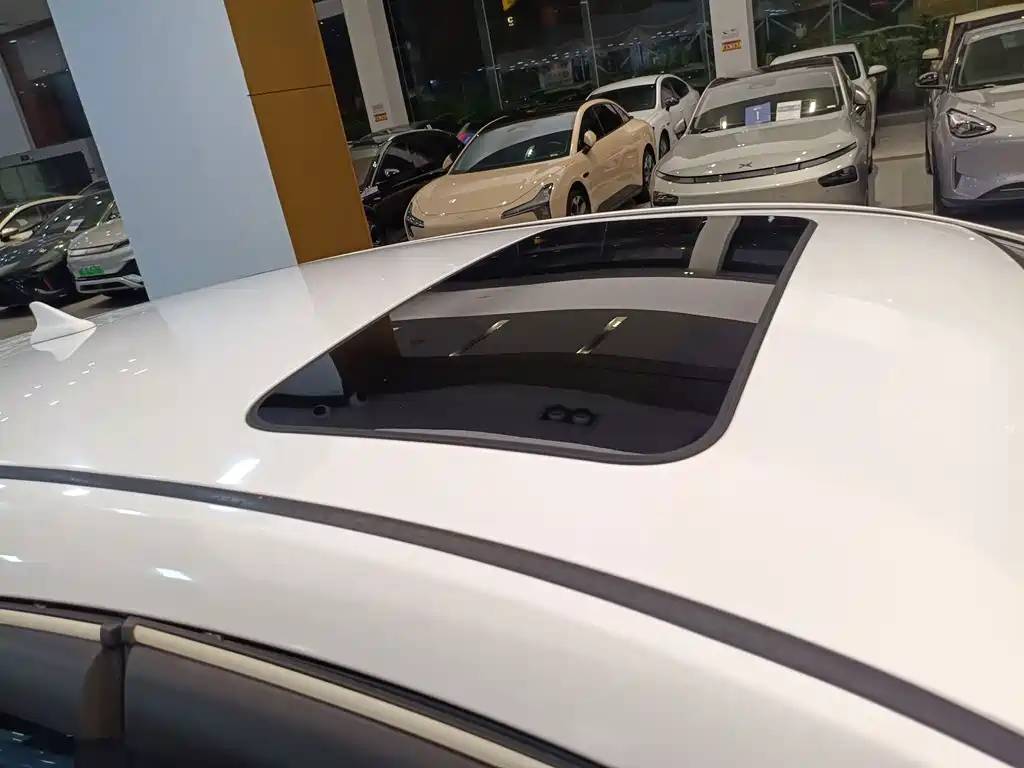 Changan Eado XT 2016 — фото 32