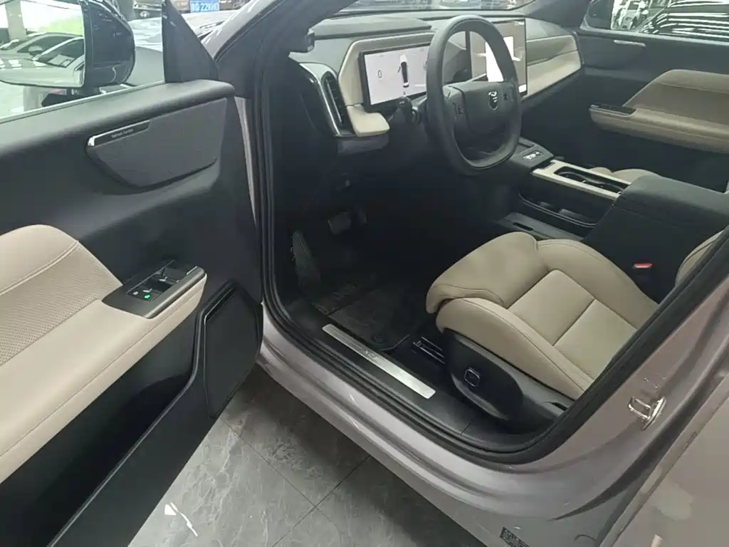 Volvo XC70 PHEV 2025 — фото 16