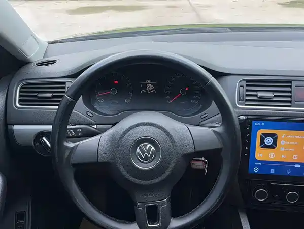 Volkswagen Sagitar 2014