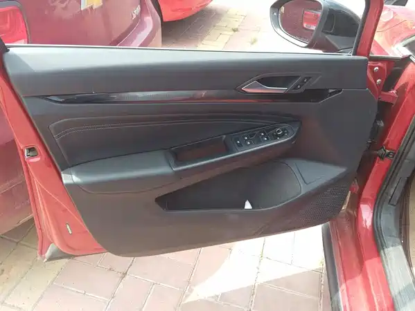 Volkswagen Golf 2021