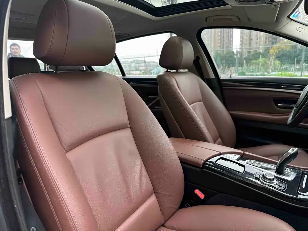 BMW 5 Series 2014 — фото 17