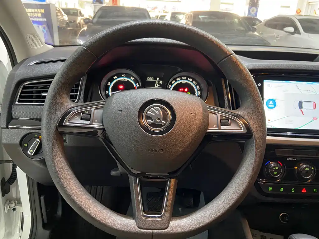Skoda Kamiq 2023 — фото 18