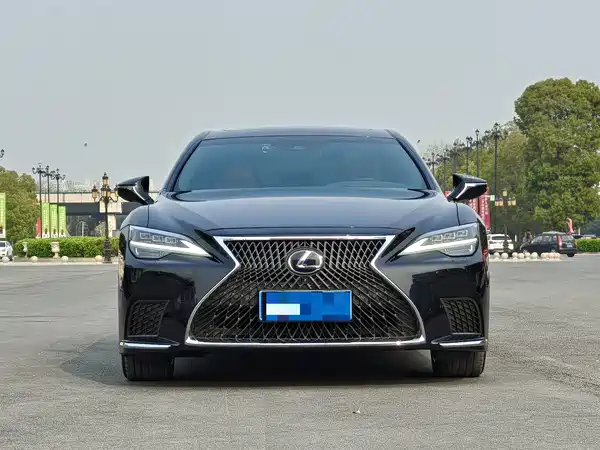 Lexus LS 2021