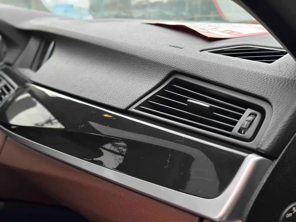 BMW 5 Series 2014 — фото 26