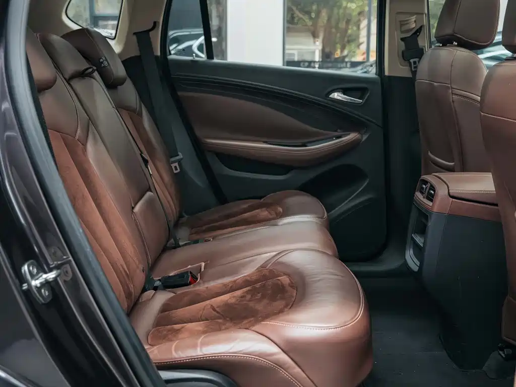 Buick Envision Plus 2017 — фото 10