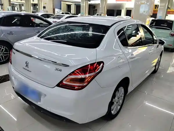 Peugeot 308 2016