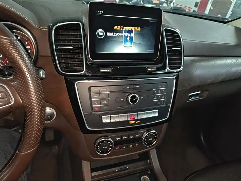 Mercedes-Benz GLE 2017 — фото 13