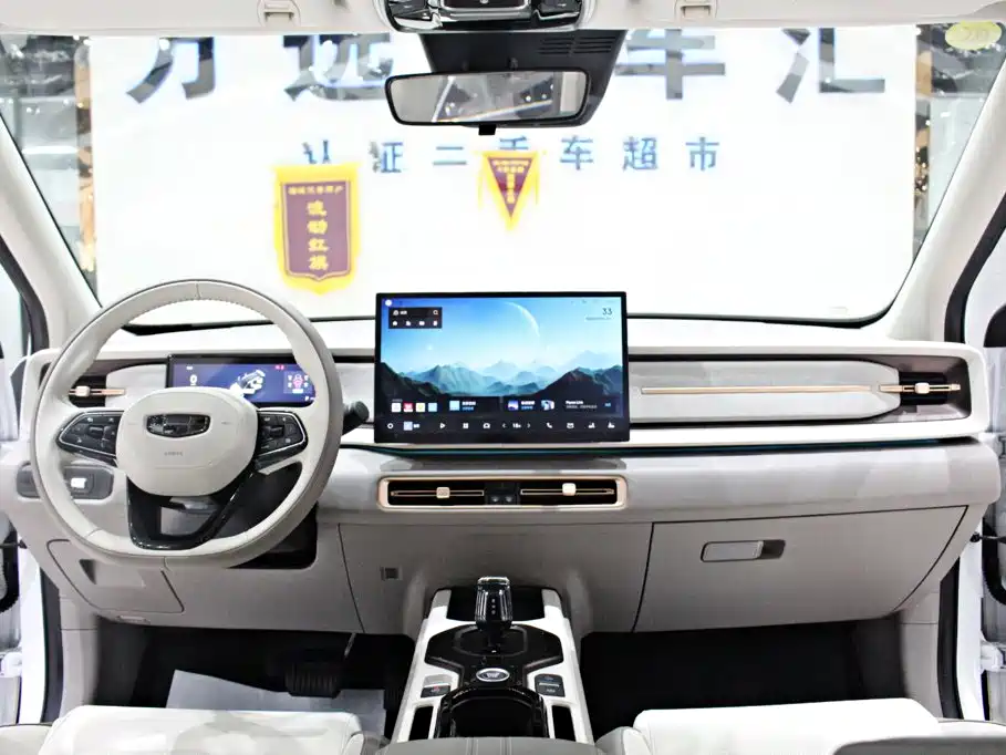 Geely ICON 2025 — фото 11
