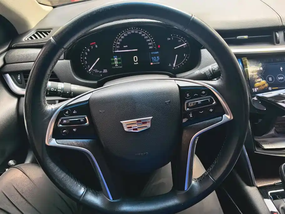 Cadillac XTS 2018 — фото 15
