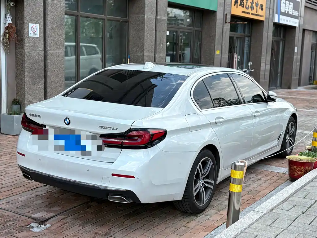 BMW 5 Series 2021
