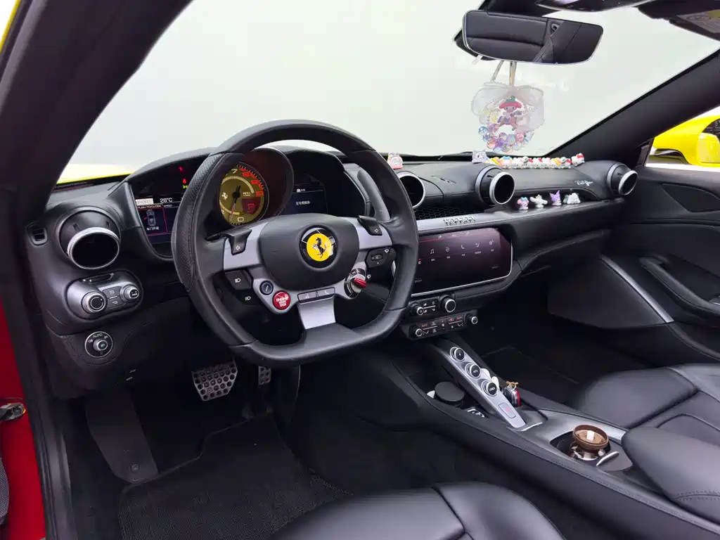 Ferrari Portofino 2019 — фото 17