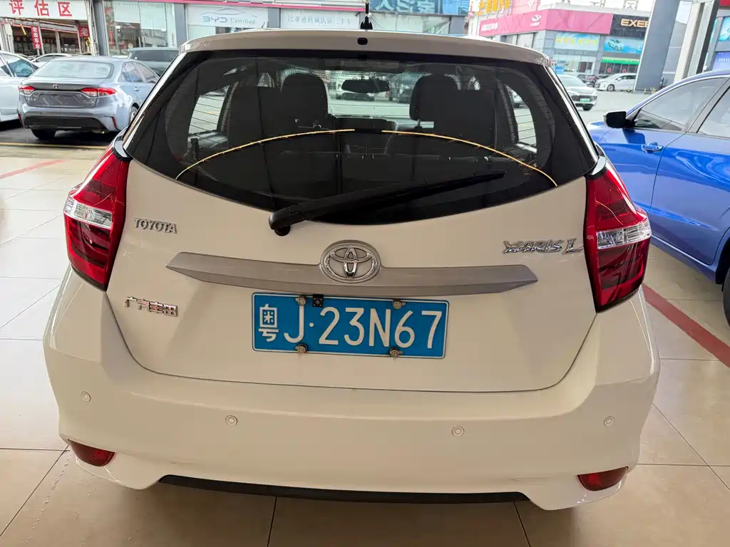 Toyota Yaris L 2018 — фото 9
